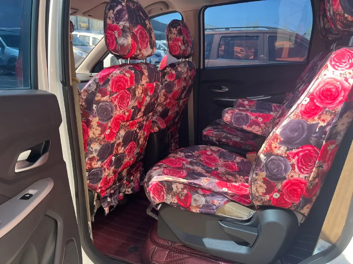 2021 WuLing HongGuang 1.5L 99HP L4 6MT,autocango,china used car exporter,china ev exporter,chinese used car exporter,chinese used ev exporter