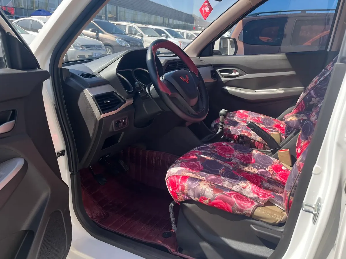 2021 WuLing HongGuang 1.5L 99HP L4 6MT,autocango,china used car exporter,china ev exporter,chinese used car exporter,chinese used ev exporter