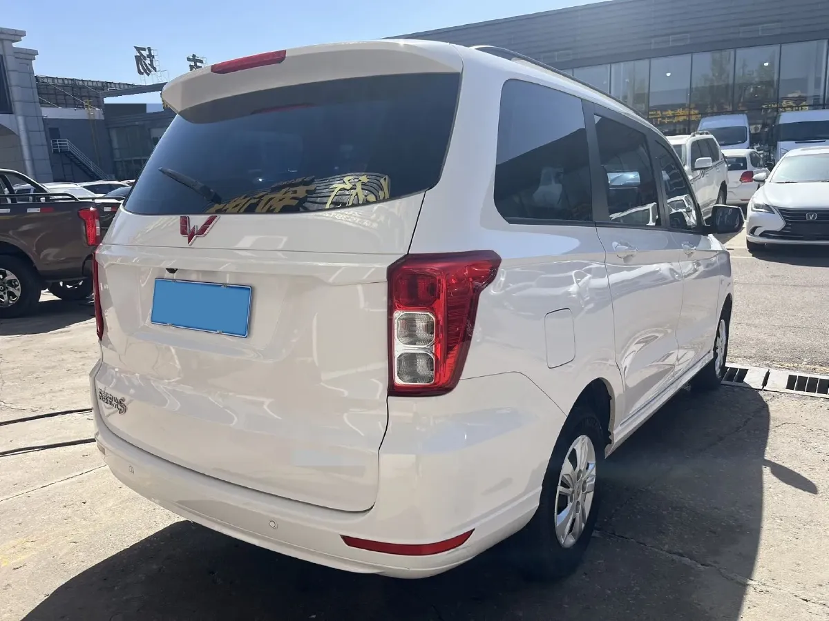 2021 WuLing HongGuang 1.5L 99HP L4 6MT,autocango,china used car exporter,china ev exporter,chinese used car exporter,chinese used ev exporter