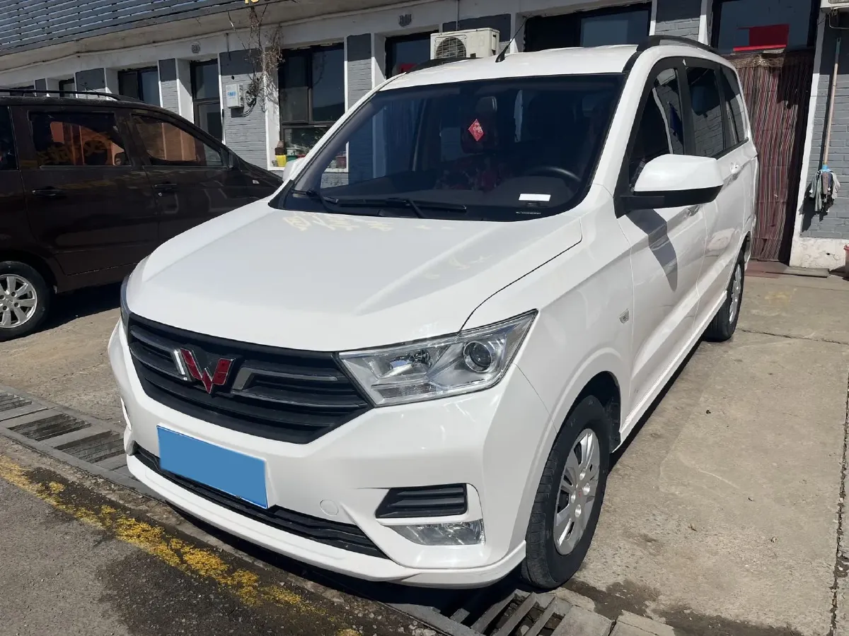 2021 WuLing HongGuang 1.5L 99HP L4 6MT,autocango,china used car exporter,china ev exporter,chinese used car exporter,chinese used ev exporter