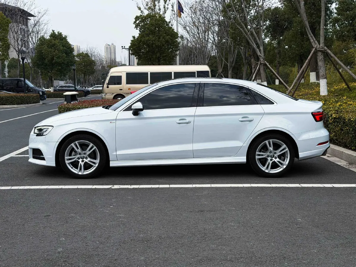 2020 Audi A3 1.4T 150HP L4 7DCT,autocango,china used car exporter,china ev exporter,chinese used car exporter,chinese used ev exporter
