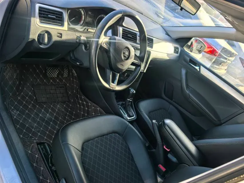 2019 Skoda Rapid Spaceback 1.5L 110HP L4 6AT,autocango,china used car exporter,china ev exporter,chinese used car exporter,chinese used ev exporter