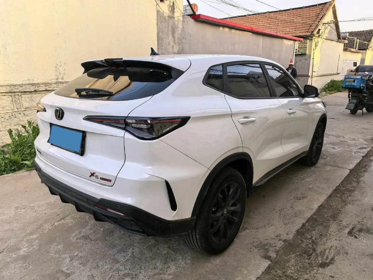 2025 ChangAn X5 PLUS 1.5T 188HP L4 7DCT,autocango,china used car exporter,china ev exporter,chinese used car exporter,chinese used ev exporter