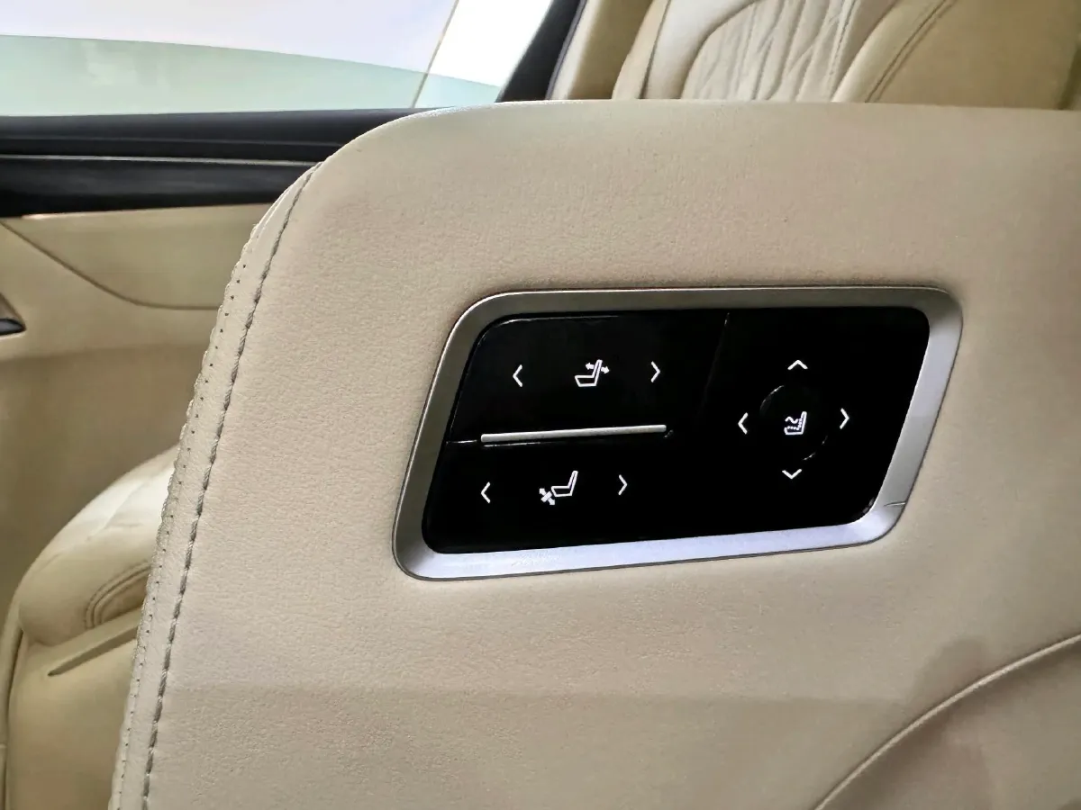 2023 Buick GL8 2.0T 237HP L4 9AT,autocango,china used car exporter,china ev exporter,chinese used car exporter,chinese used ev exporter