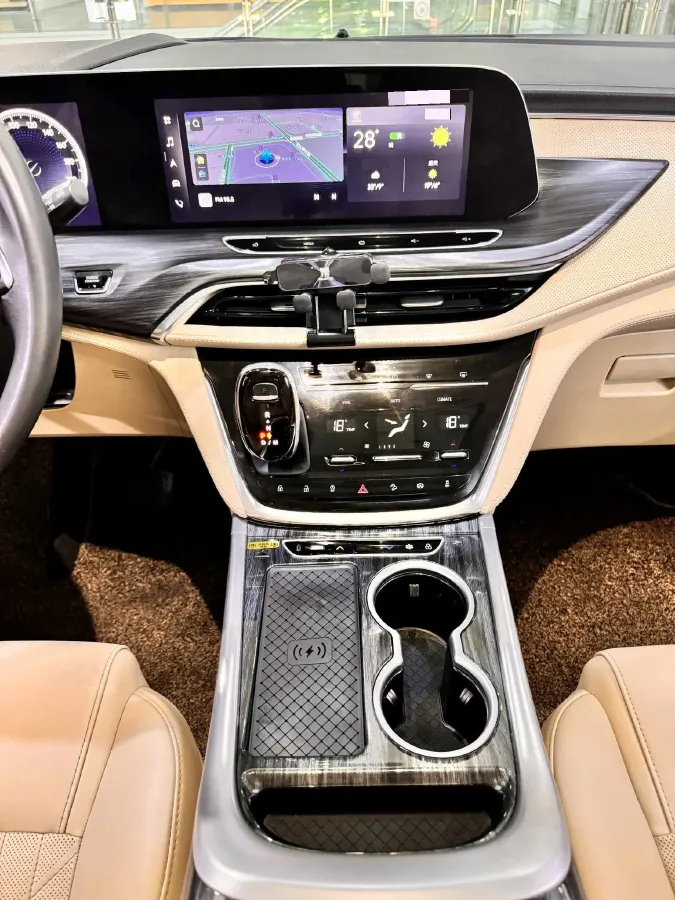 2023 Buick GL8 2.0T 237HP L4 9AT,autocango,china used car exporter,china ev exporter,chinese used car exporter,chinese used ev exporter