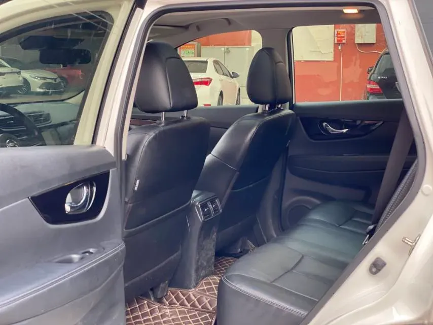 2020 Nissan X-Trail 2.0L 154HP L4 CVT,autocango,china used car exporter,china ev exporter,chinese used car exporter,chinese used ev exporter