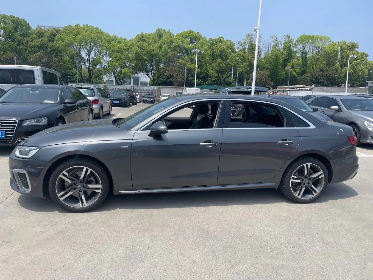 2020 Audi A4L 2.0T 190HP L4 7DCT,autocango,china used car exporter,china ev exporter,chinese used car exporter,chinese used ev exporter