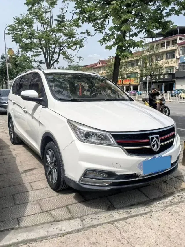 2017 BaoJun 730 1.5T 150HP L4 6MT,autocango,china used car exporter,china ev exporter,chinese used car exporter,chinese used ev exporter