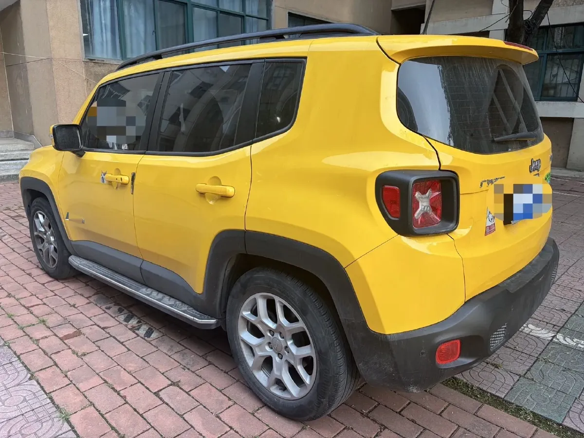 2017 Jeep Renegade 1.4T 150HP L4 7DCT,autocango,china used car exporter,china ev exporter,chinese used car exporter,chinese used ev exporter