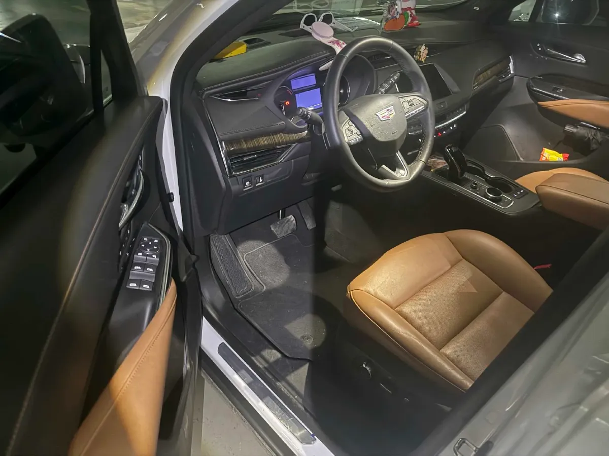 2022 Cadillac XT4 2.0T 237HP L4 9AT,autocango,china used car exporter,china ev exporter,chinese used car exporter,chinese used ev exporter