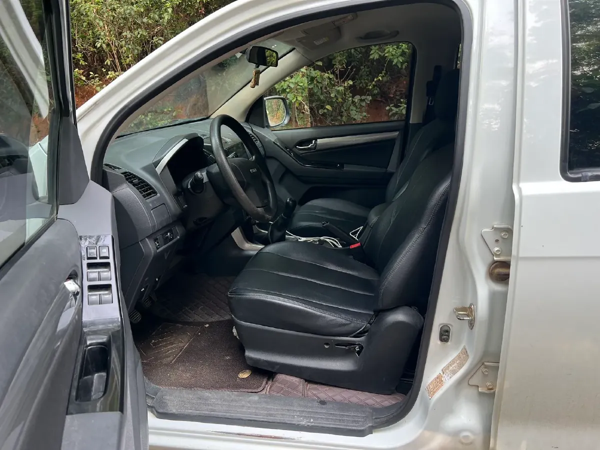 2018 Isuzu D-MAX 3.0T 177HP L4 6MT,autocango,china used car exporter,china ev exporter,chinese used car exporter,chinese used ev exporter