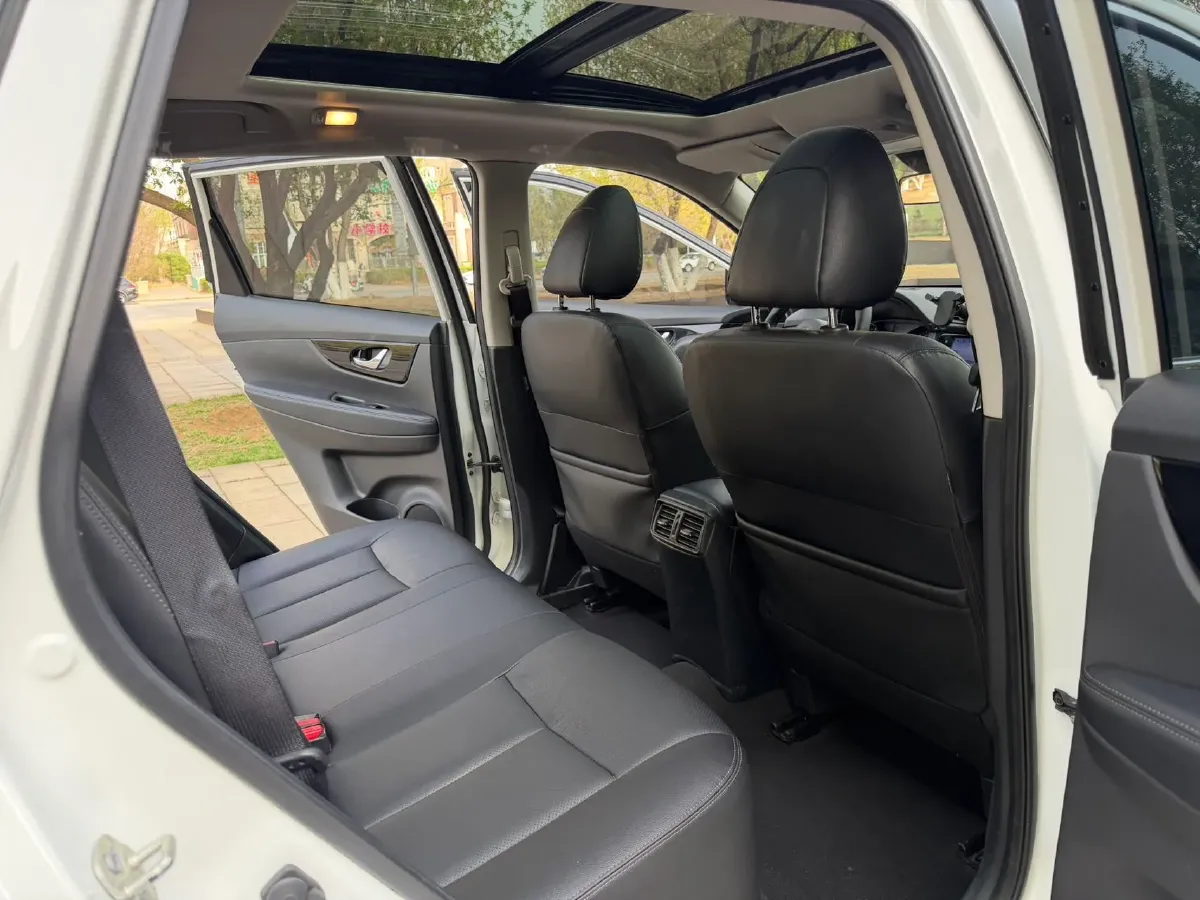 2022 Nissan X-Trail 2.0L 151HP L4 CVT,autocango,china used car exporter,china ev exporter,chinese used car exporter,chinese used ev exporter