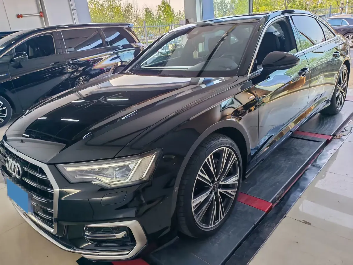2024 Audi A6L 2.0T 245HP L4 7DCT,autocango,china used car exporter,china ev exporter,chinese used car exporter,chinese used ev exporter