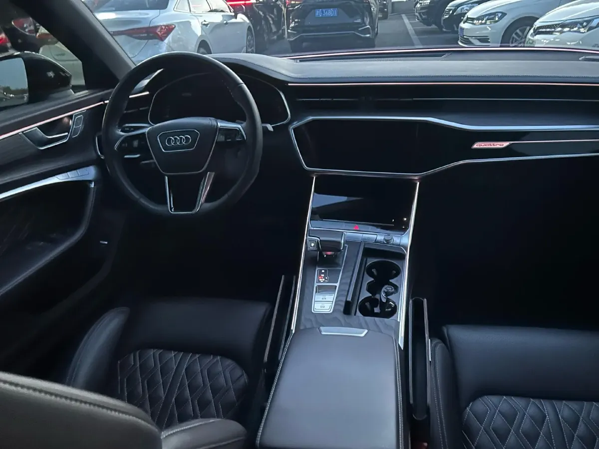 2024 Audi A6L 2.0T 245HP L4 7DCT,autocango,china used car exporter,china ev exporter,chinese used car exporter,chinese used ev exporter