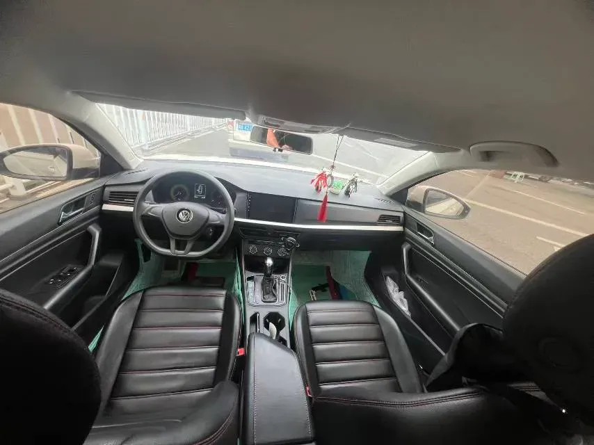 2019 Volkswagen T-Cross 1.5L 113HP L4 6AT,autocango,china used car exporter,china ev exporter,chinese used car exporter,chinese used ev exporter