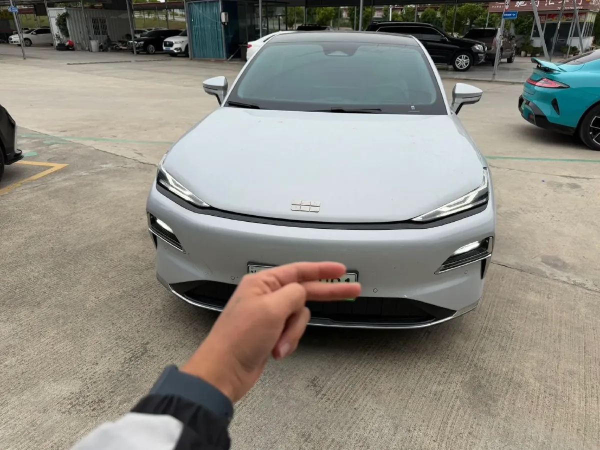 2025 Geely Galaxy Starshine 8 1.5L 112HP L4 1DHT PHEV,autocango,china used car exporter,china ev exporter,chinese used car exporter,chinese used ev exporter