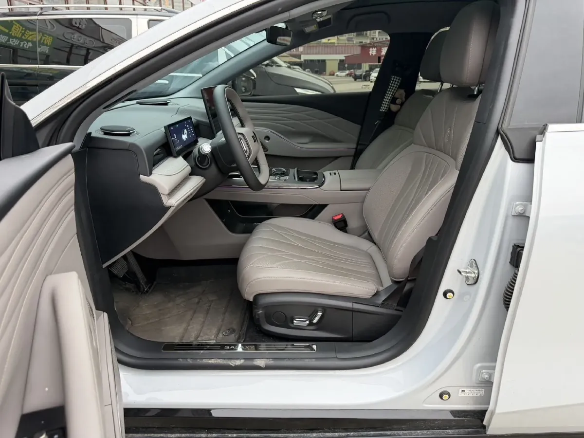 2025 Geely Galaxy Starshine 8 1.5L 112HP L4 1DHT PHEV,autocango,china used car exporter,china ev exporter,chinese used car exporter,chinese used ev exporter