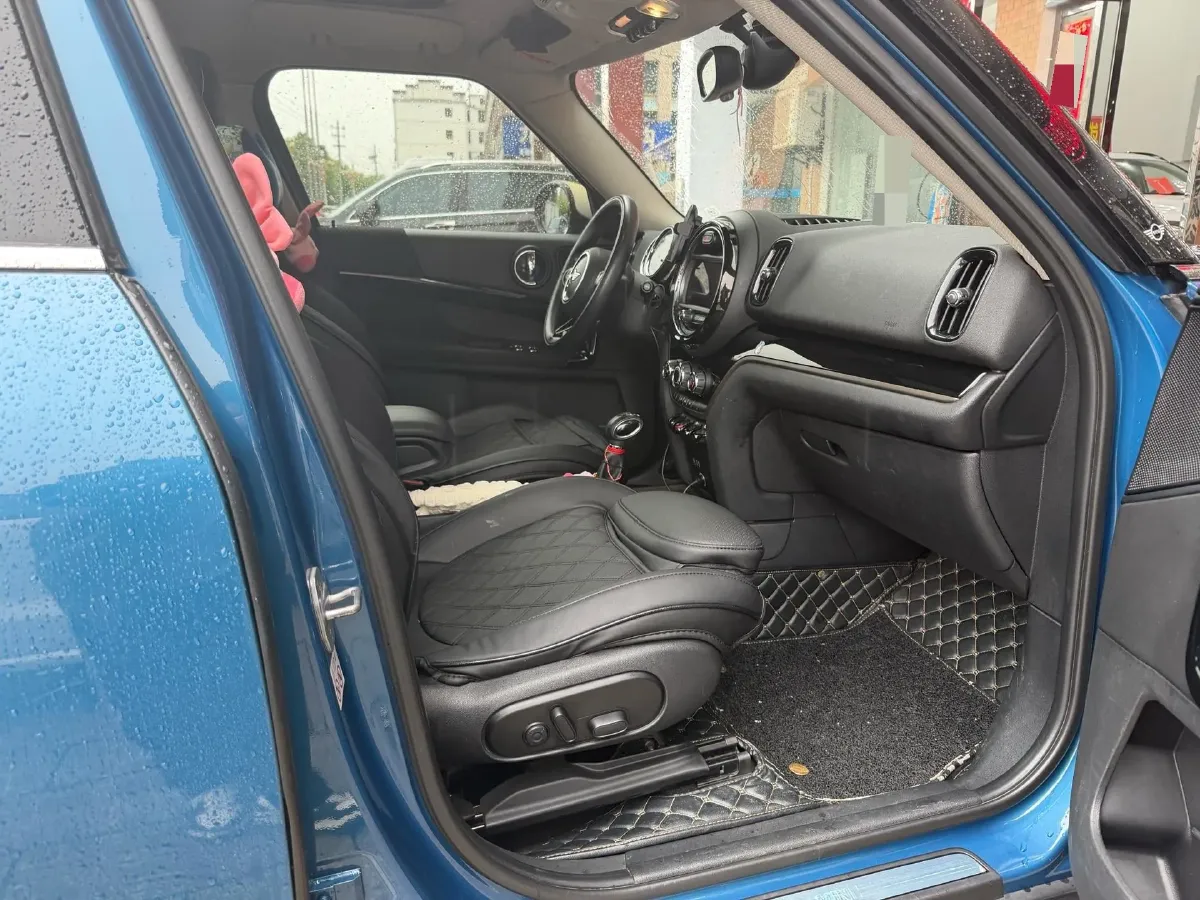 2017 MINI COUNTRYMAN 1.5T 136HP L3 6AT,autocango,china used car exporter,china ev exporter,chinese used car exporter,chinese used ev exporter