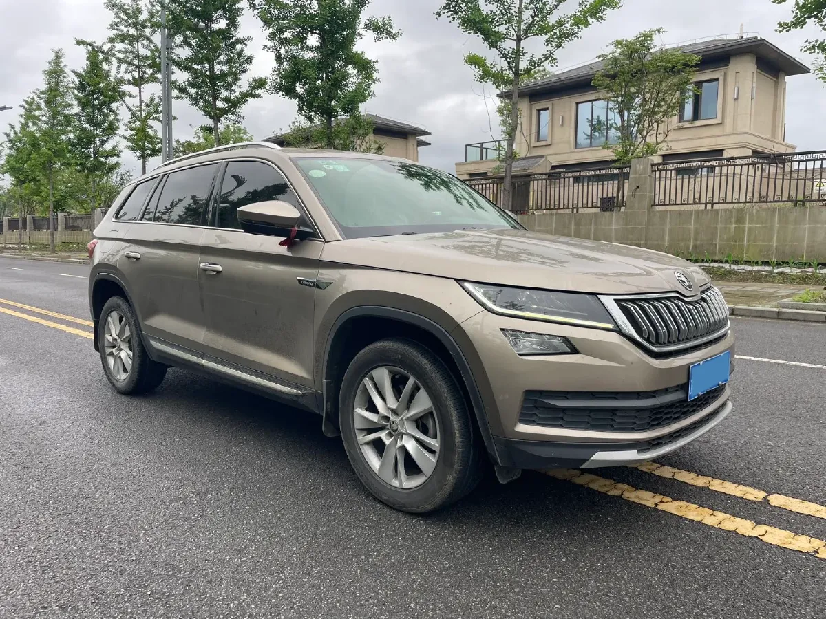 2018 Skoda Kodiak 2.0T 186HP L4 7DCT,autocango,china used car exporter,china ev exporter,chinese used car exporter,chinese used ev exporter