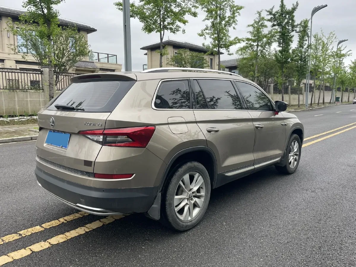 2018 Skoda Kodiak 2.0T 186HP L4 7DCT,autocango,china used car exporter,china ev exporter,chinese used car exporter,chinese used ev exporter