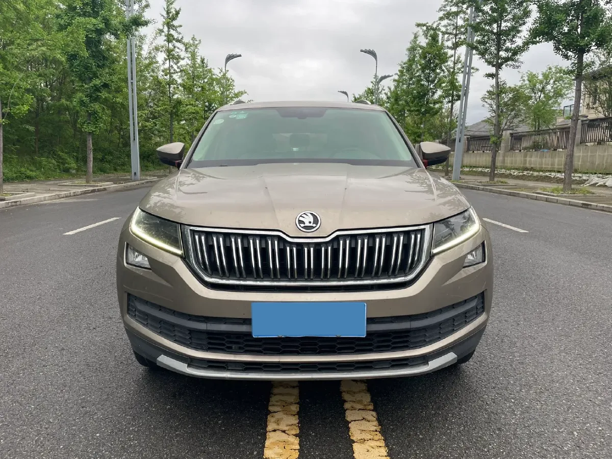 2018 Skoda Kodiak 2.0T 186HP L4 7DCT,autocango,china used car exporter,china ev exporter,chinese used car exporter,chinese used ev exporter
