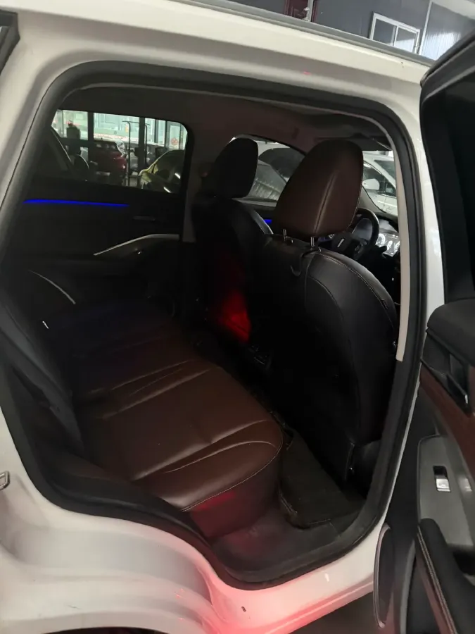 2018 WEY VV6 2.0T 197HP L4 7DCT,autocango,china used car exporter,china ev exporter,chinese used car exporter,chinese used ev exporter