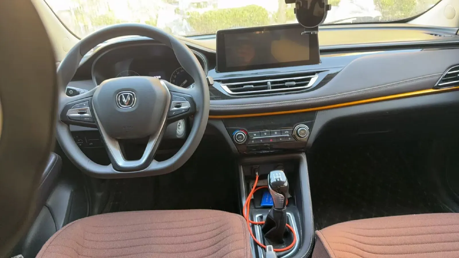 2019 ChangAn Eado DT 1.6L 125HP L4 5MT,autocango,china used car exporter,china ev exporter,chinese used car exporter,chinese used ev exporter