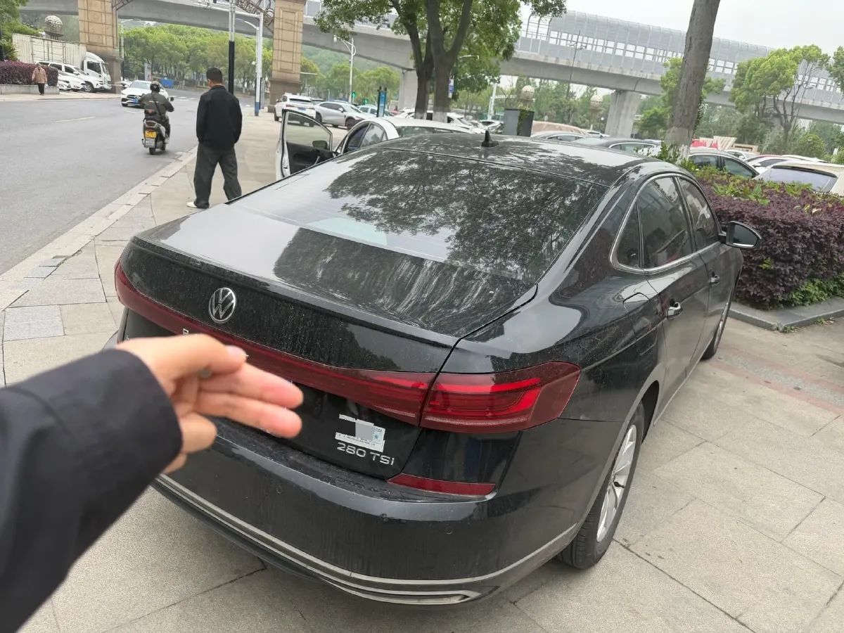 2023 Volkswagen Passat 1.4T 150HP L4 7DCT,autocango,china used car exporter,china ev exporter,chinese used car exporter,chinese used ev exporter