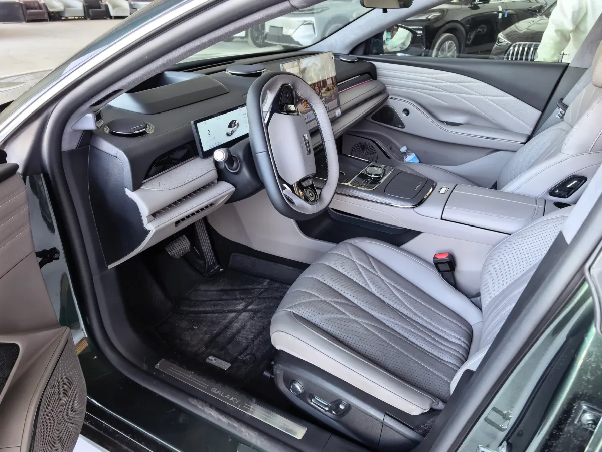 2025 Geely Galaxy Starshine 8 1.5L 112HP L4 1DHT PHEV,autocango,china used car exporter,china ev exporter,chinese used car exporter,chinese used ev exporter