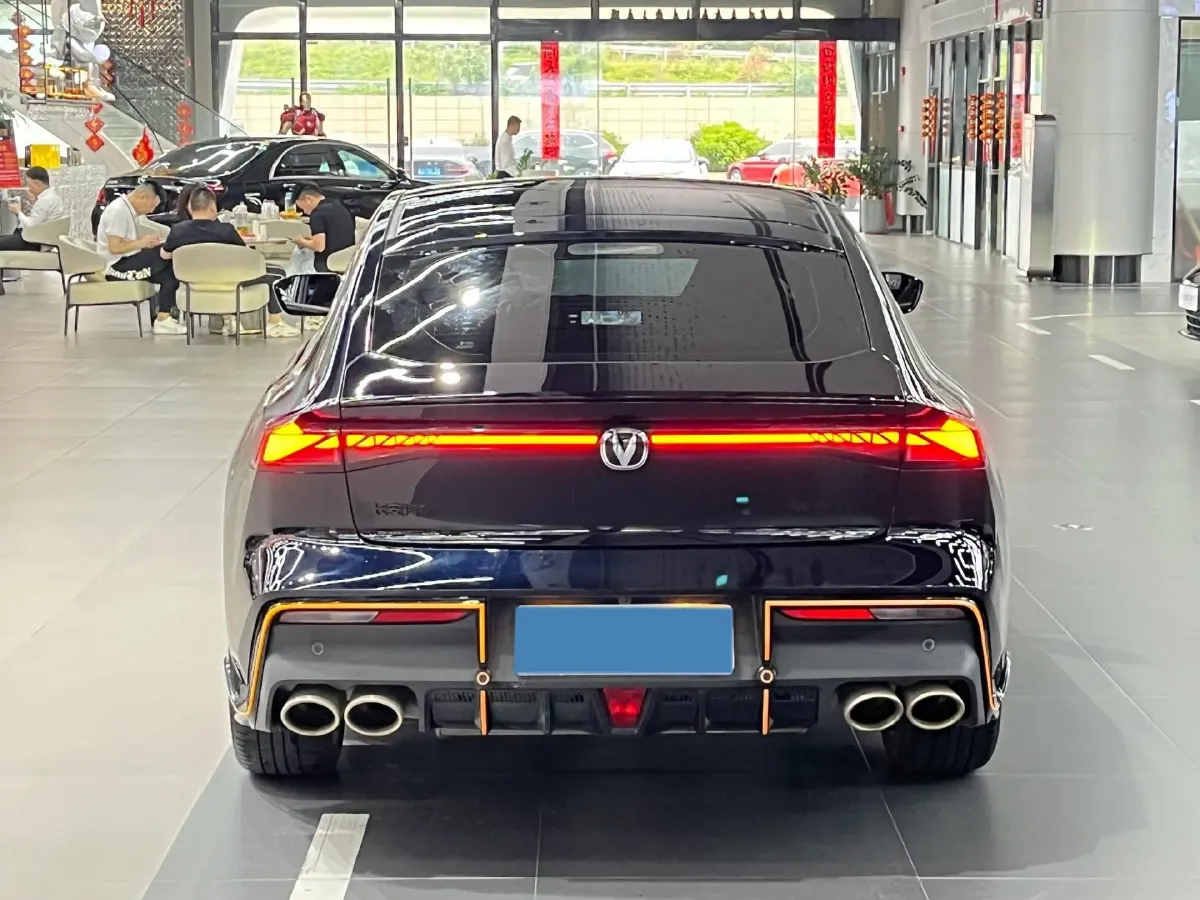 2022 ChangAn UNI-V 2.0T 233HP L4 8AT,autocango,china used car exporter,china ev exporter,chinese used car exporter,chinese used ev exporter