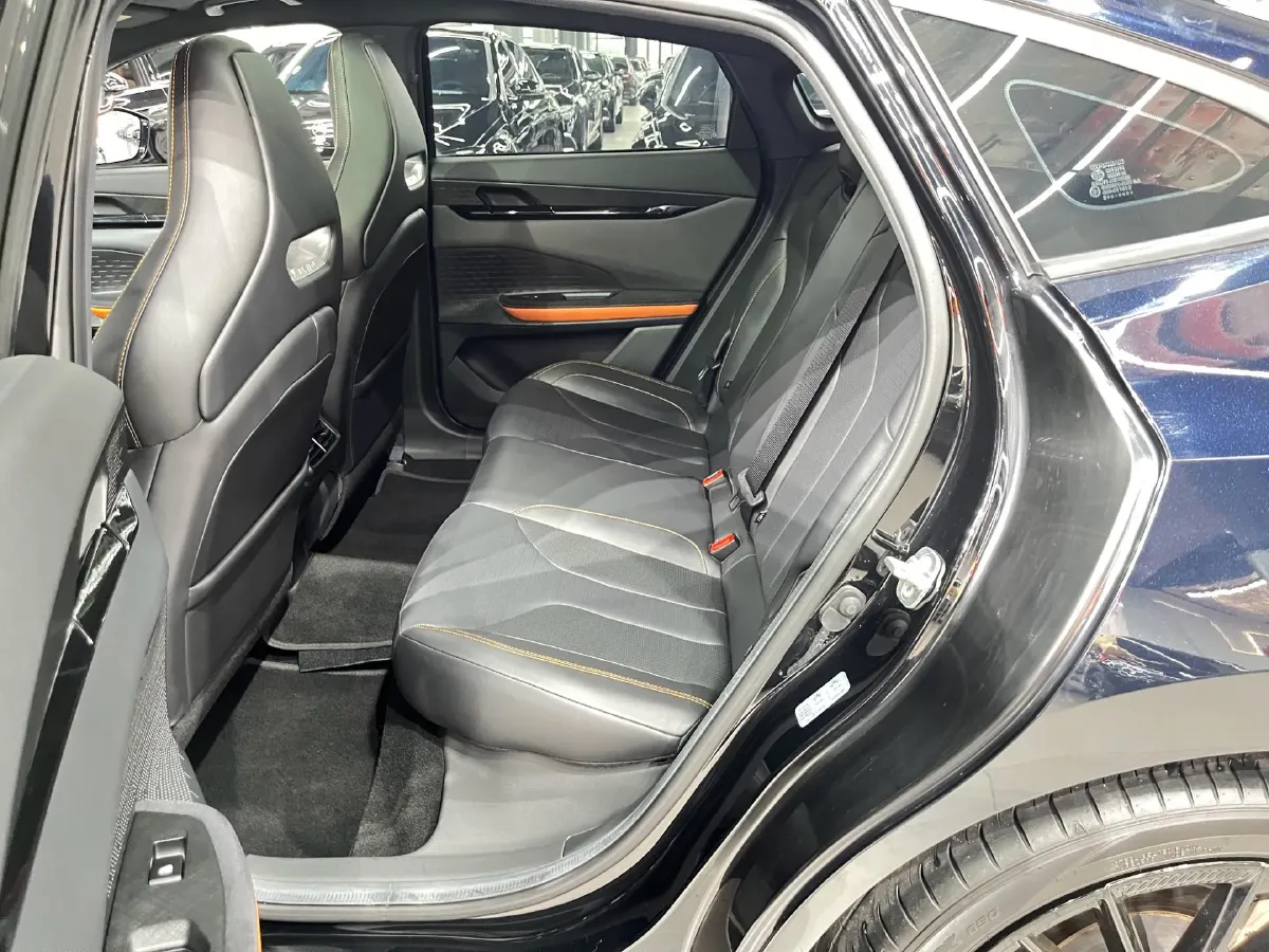 2022 ChangAn UNI-V 2.0T 233HP L4 8AT,autocango,china used car exporter,china ev exporter,chinese used car exporter,chinese used ev exporter