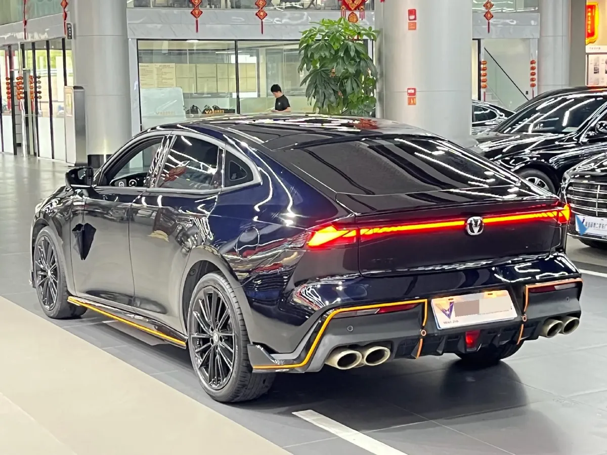 2022 ChangAn UNI-V 2.0T 233HP L4 8AT,autocango,china used car exporter,china ev exporter,chinese used car exporter,chinese used ev exporter