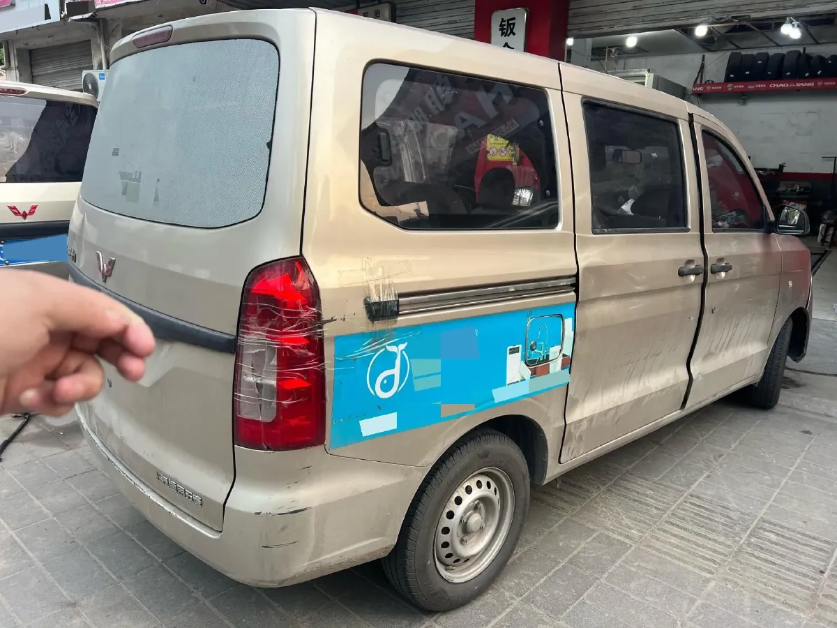 2019 WuLing HongGuang V 1.5L 99HP L4 6MT,autocango,china used car exporter,china ev exporter,chinese used car exporter,chinese used ev exporter