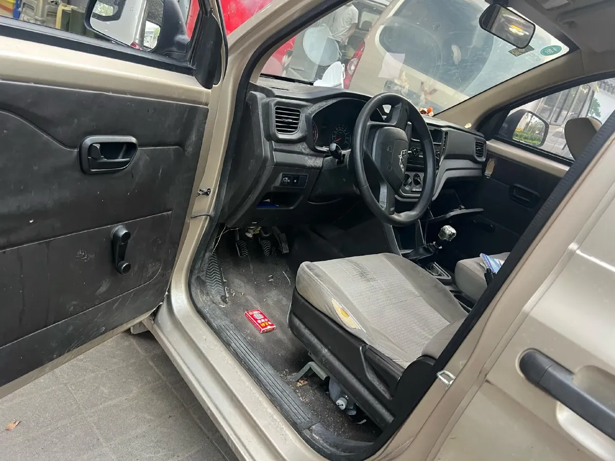 2019 WuLing HongGuang V 1.5L 99HP L4 6MT,autocango,china used car exporter,china ev exporter,chinese used car exporter,chinese used ev exporter