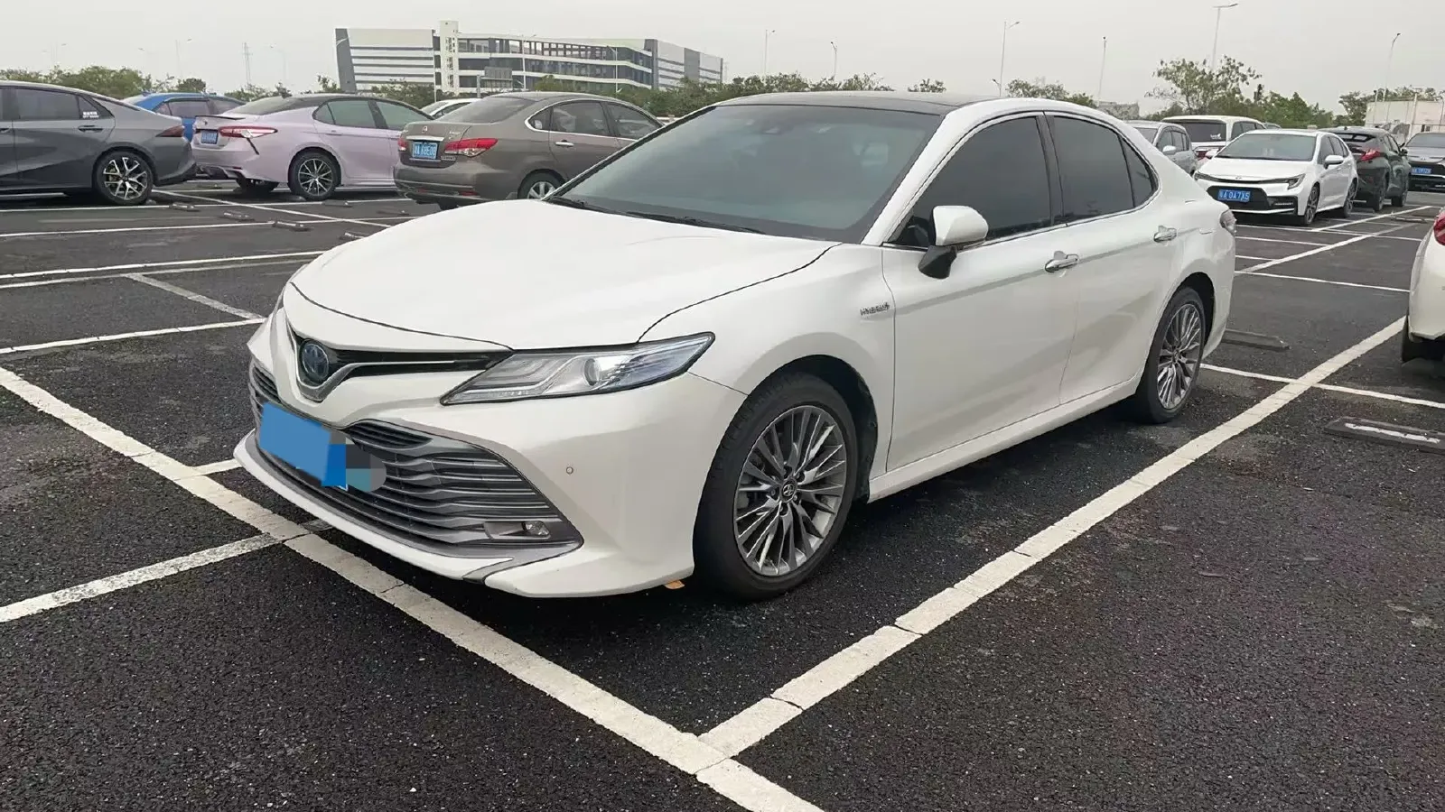 2019 Toyota Camry 2.5L 178HP L4 E-CVT Hybrid,autocango,china used car exporter,china ev exporter,chinese used car exporter,chinese used ev exporter