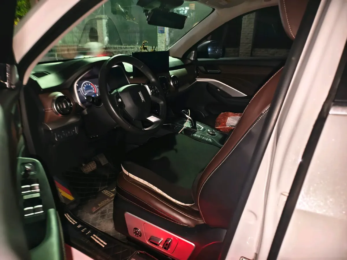 2021 WEY VV6 2.0T 227HP L4 7DCT,autocango,china used car exporter,china ev exporter,chinese used car exporter,chinese used ev exporter