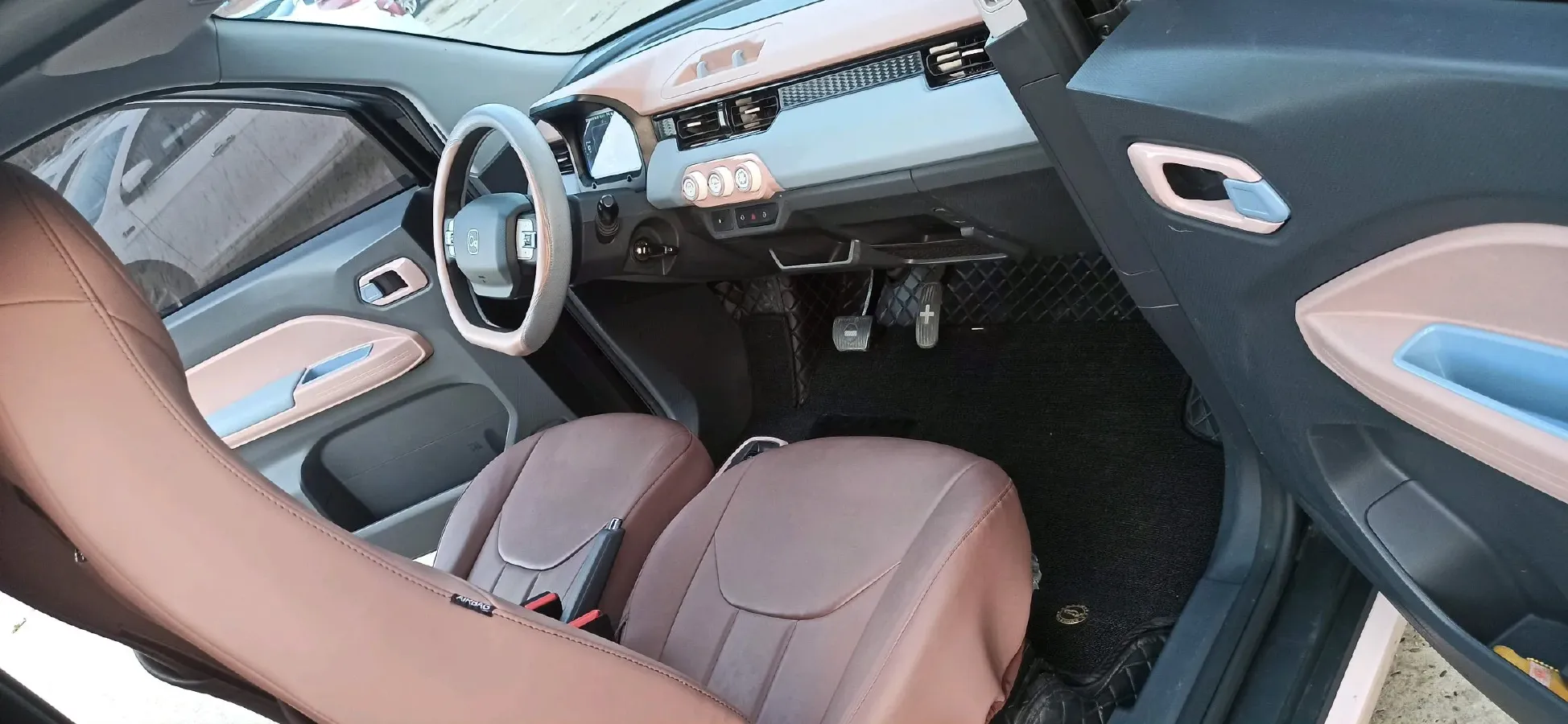 2025 Chery QQ Ice Cream BEV 13.98KWH,autocango,china used car exporter,china ev exporter,chinese used car exporter,chinese used ev exporter