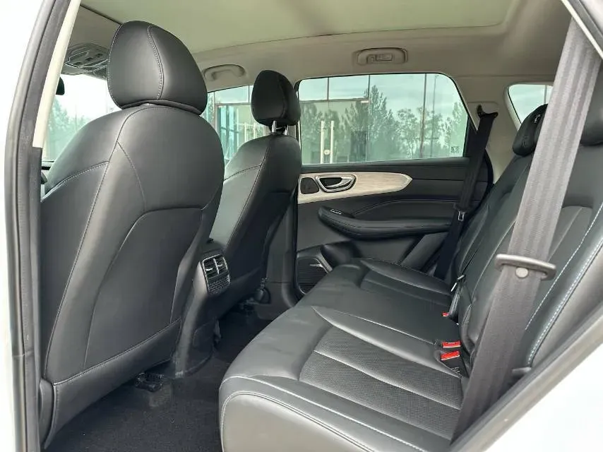 2022 Roewe RX5 1.5T 181HP L4 6MT,autocango,china used car exporter,china ev exporter,chinese used car exporter,chinese used ev exporter