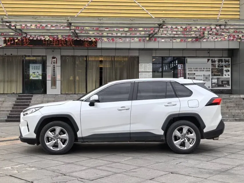 2021 Toyota RAV4 2.0L 171HP L4 CVT,autocango,china used car exporter,china ev exporter,chinese used car exporter,chinese used ev exporter