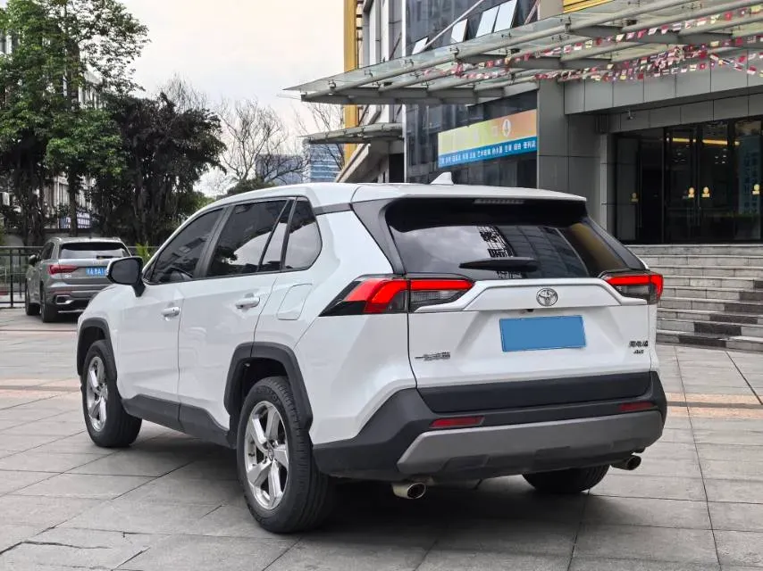 2021 Toyota RAV4 2.0L 171HP L4 CVT,autocango,china used car exporter,china ev exporter,chinese used car exporter,chinese used ev exporter
