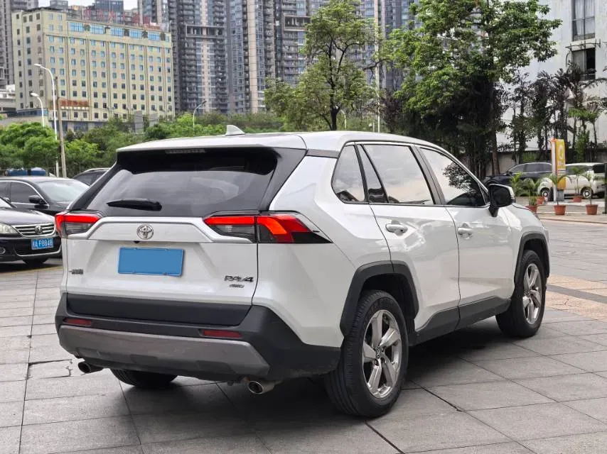 2021 Toyota RAV4 2.0L 171HP L4 CVT,autocango,china used car exporter,china ev exporter,chinese used car exporter,chinese used ev exporter