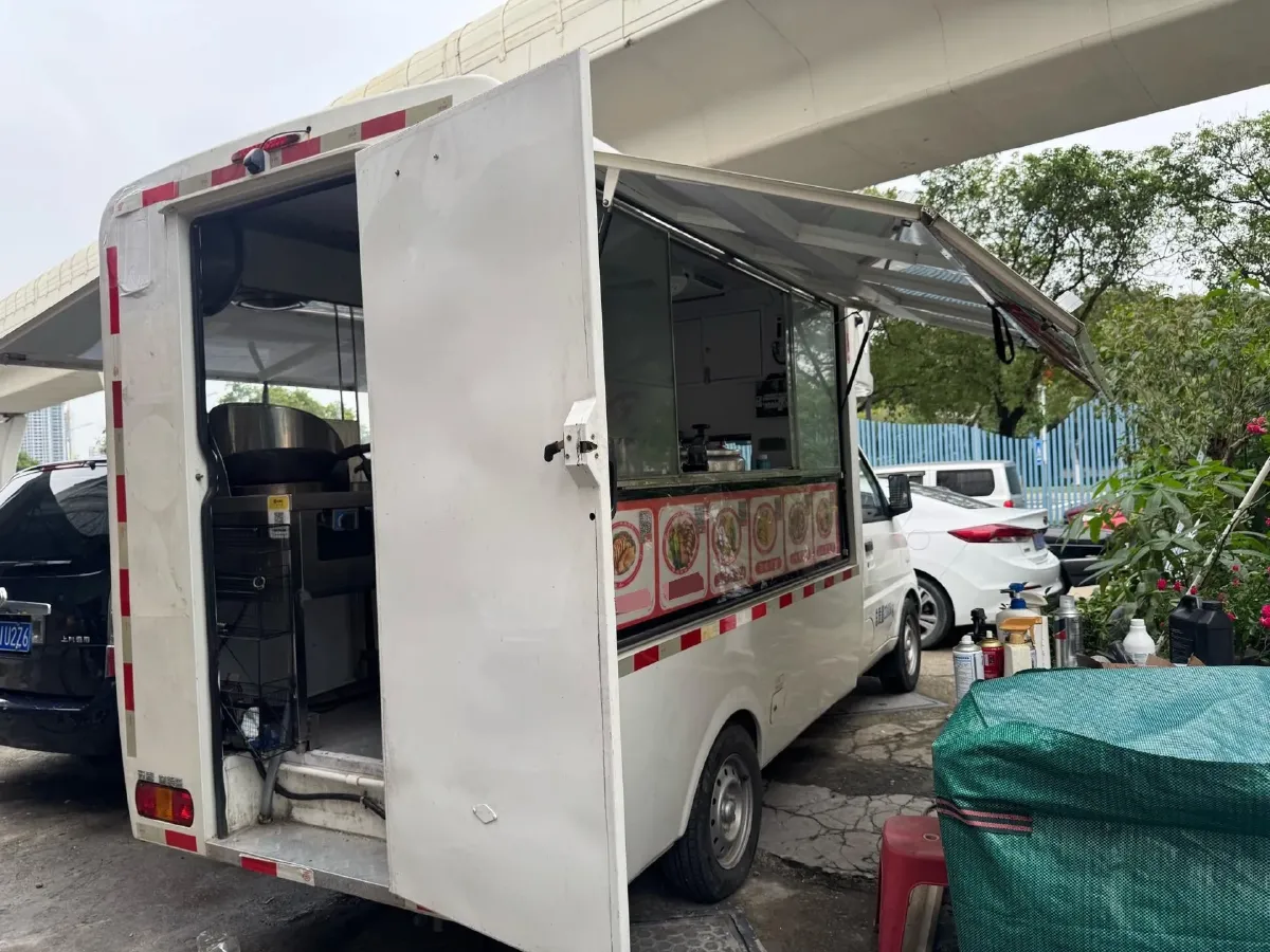 2023 WuLing RongGuang Mini Truck Special 1.5L 102HP L4 5MT,autocango,china used car exporter,china ev exporter,chinese used car exporter,chinese used ev exporter