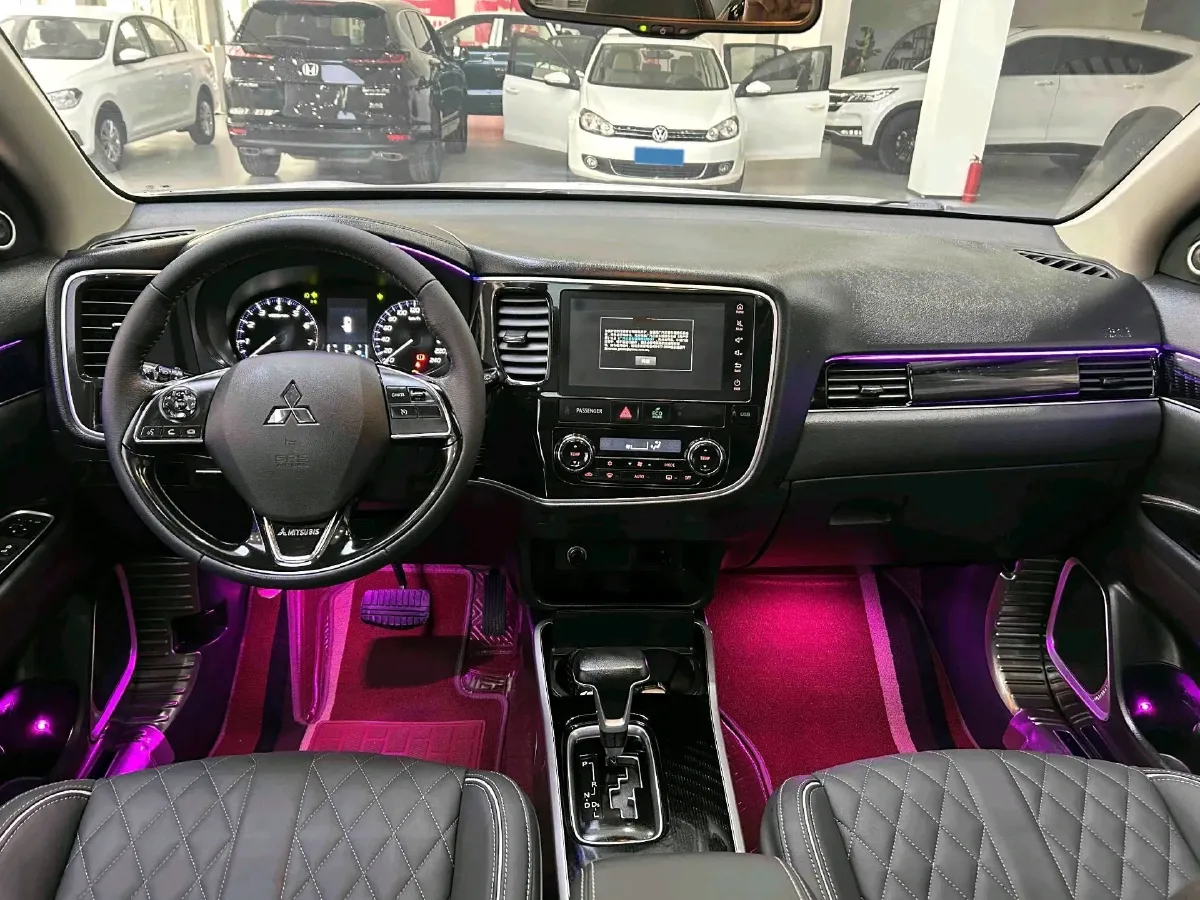 2020 Mitsubishi Outlander 2.0L 166HP L4 CVT,autocango,china used car exporter,china ev exporter,chinese used car exporter,chinese used ev exporter