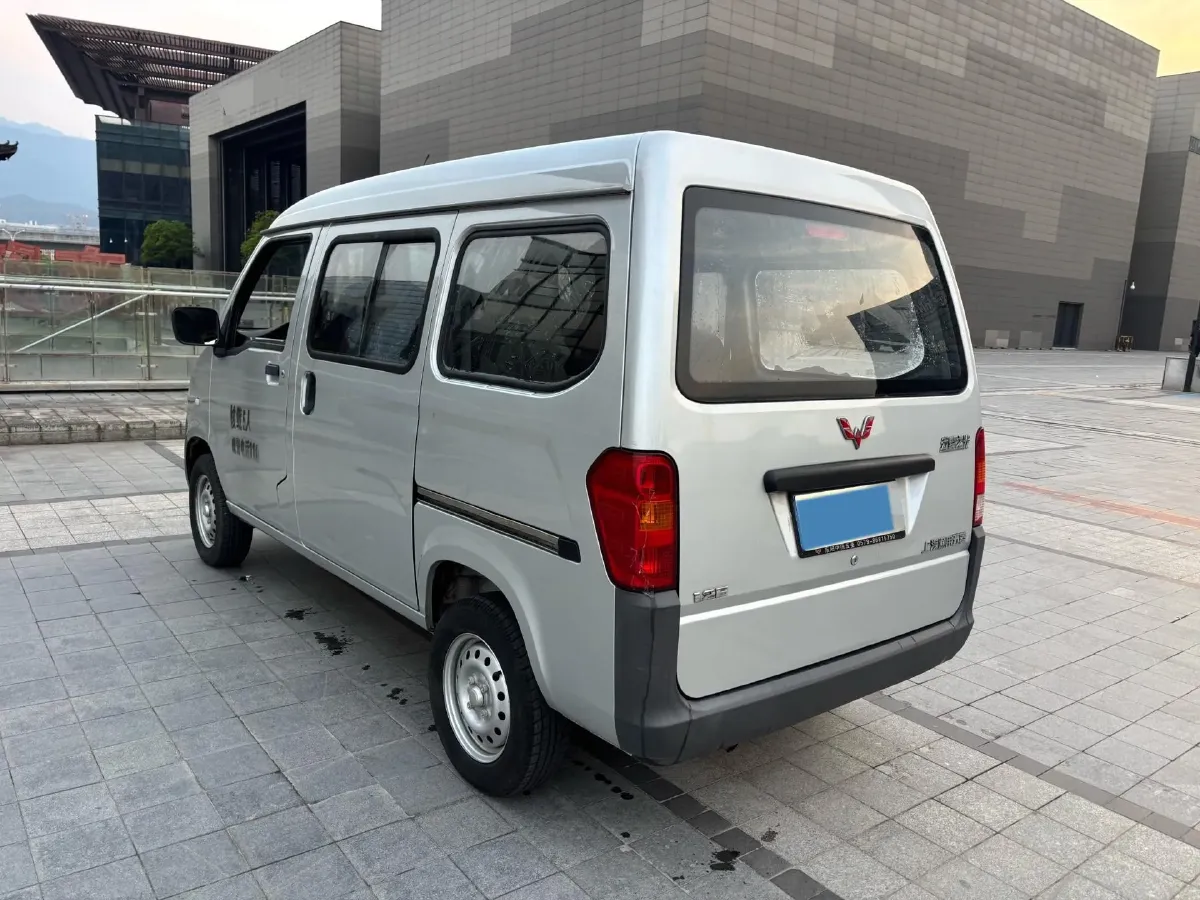 2015 WuLing ZhiGuang 1.2L 82HP L4 5MT,autocango,china used car exporter,china ev exporter,chinese used car exporter,chinese used ev exporter