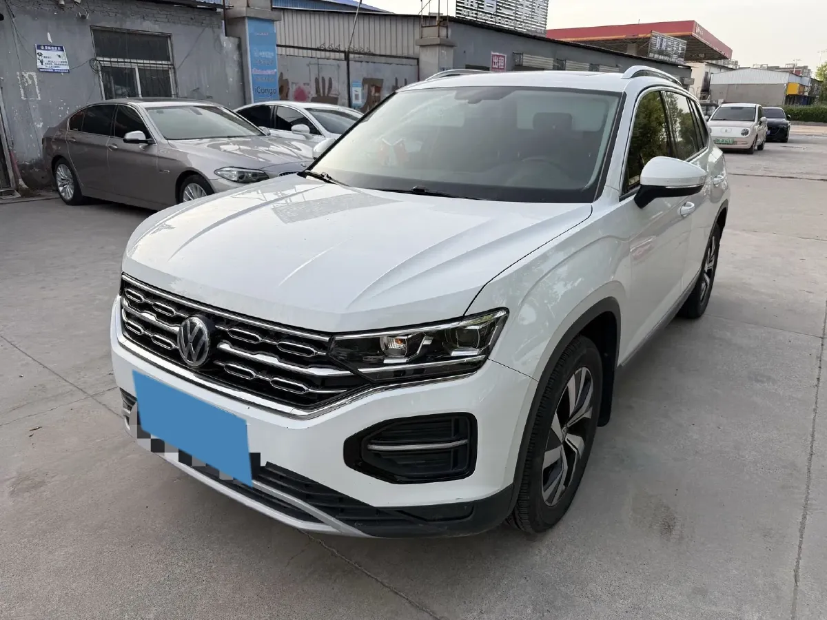 2019 Jeep Cherokee 2.0T 234HP L4 9AT,autocango,china used car exporter,china ev exporter,chinese used car exporter,chinese used ev exporter