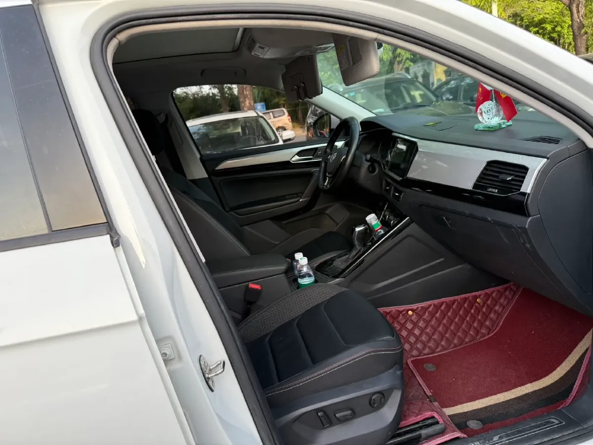 2019 Jeep Cherokee 2.0T 234HP L4 9AT,autocango,china used car exporter,china ev exporter,chinese used car exporter,chinese used ev exporter