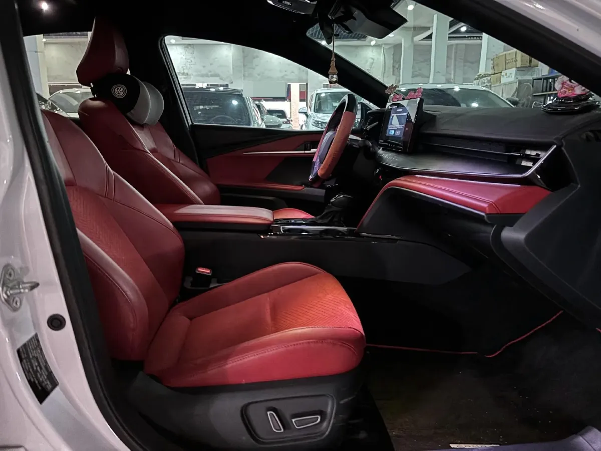 2024 Toyota Camry 2.0L 152HP L4 E-CVT Hybrid,autocango,china used car exporter,china ev exporter,chinese used car exporter,chinese used ev exporter