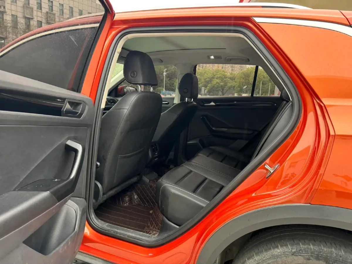 2021 Volkswagen T-Roc 1.4T 150HP L4 7DCT,autocango,china used car exporter,china ev exporter,chinese used car exporter,chinese used ev exporter