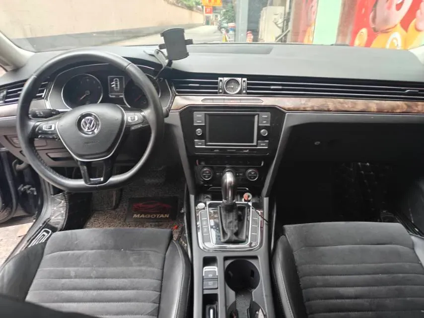 2018 Volkswagen Magotan 1.8T 180HP L4 7DCT,autocango,china used car exporter,china ev exporter,chinese used car exporter,chinese used ev exporter
