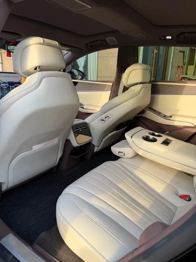 2024 Denza DenzaZ9GT 2.0T 207HP L4 E-CVT PHEV 38.5KWH,autocango,china used car exporter,china ev exporter,chinese used car exporter,chinese used ev exporter